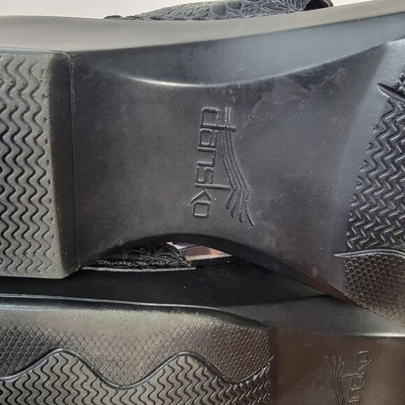 Dansko Sophie Black floral Tooled Leather Clog Sandals Size 41 Comfy Boho Retro - Picture 12 of 16